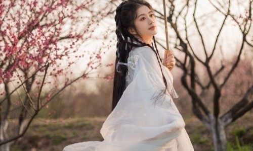 宝宝大拇指握拳在里面网—知名的婴儿握手大拇指握在里面网站,分享宝宝大拇指握拳在里面正常吗知识